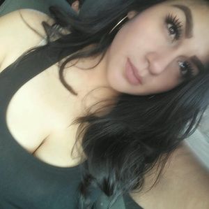 Meet your Posher, Roxana